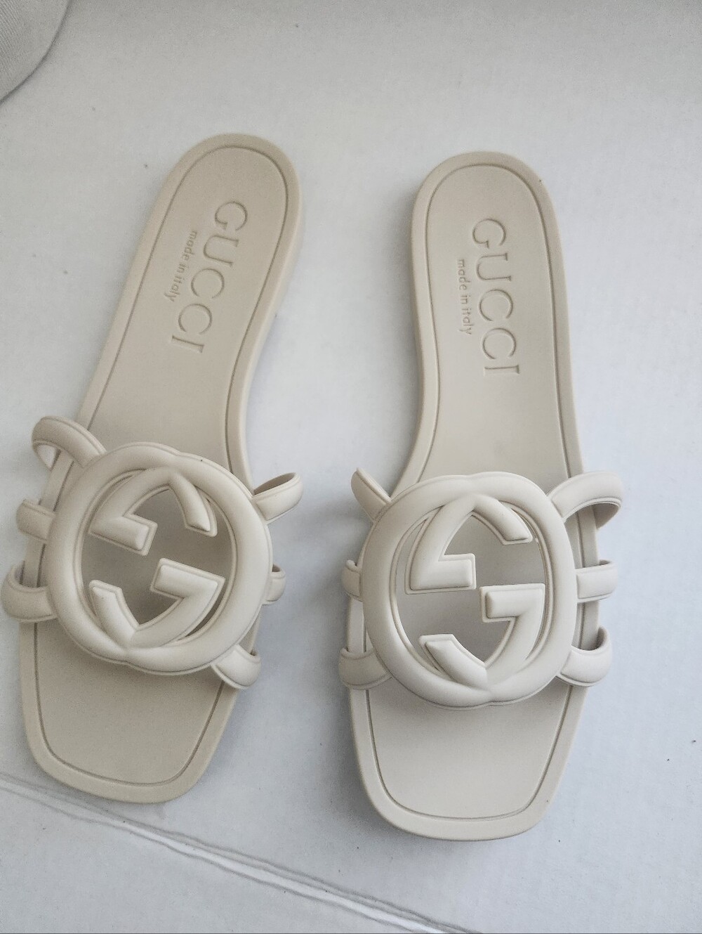 Gucci Cream Leather Logo Slide Sandals